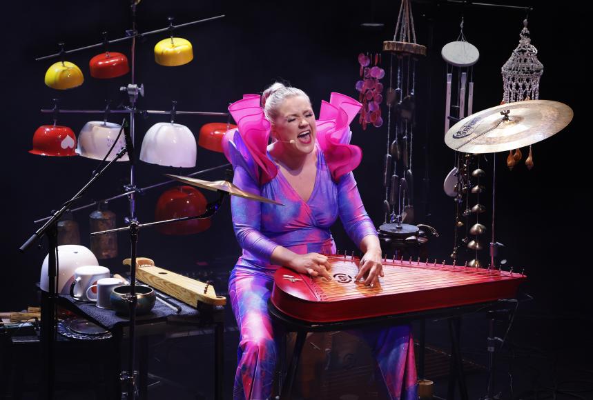 MiratecArts - Mulher-Orquestra e Melhor Performer do Ano da Finl&acirc;ndia apresenta-se no Festival Cordas