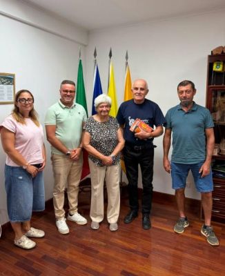 Junta de Freguesia de Candel&aacute;ria - O Executivo da Junta de Freguesia da Candel&aacute;ria  teve a honra de receber a historiadora Maria Norberta Amorim na sua sede.